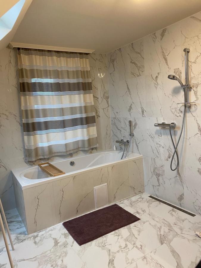 Annarosa Apartman Balatonszarszo Exteriör bild