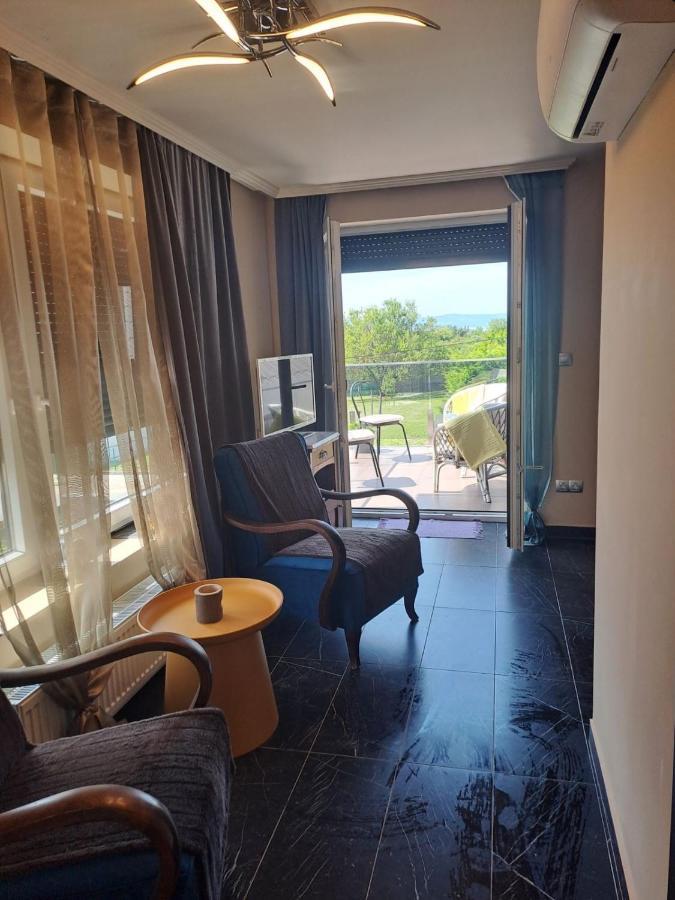 Annarosa Apartman Balatonszarszo Exteriör bild